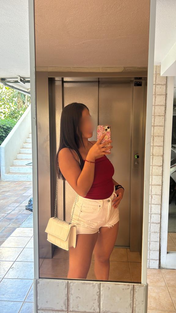 Chica busca chico en Ibiza: 
