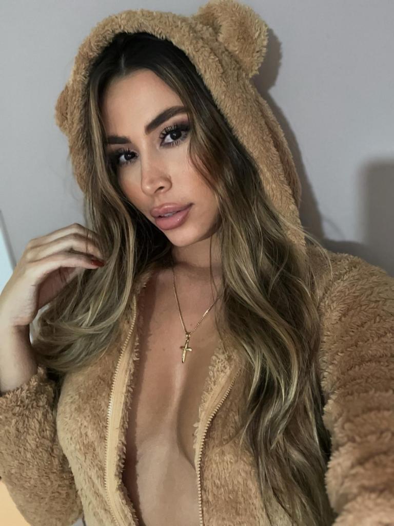 672701821: Chica busca chico en Barcelona