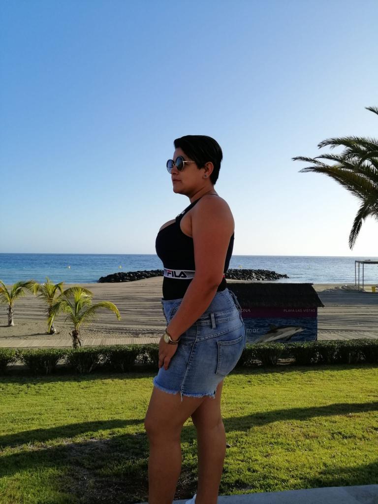 Chica busca chico en Tenerife: 