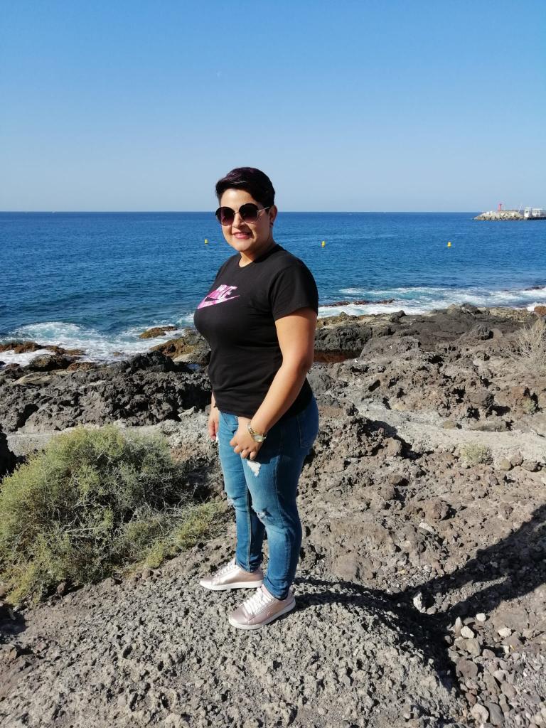 623239777: Chica busca chico en Tenerife