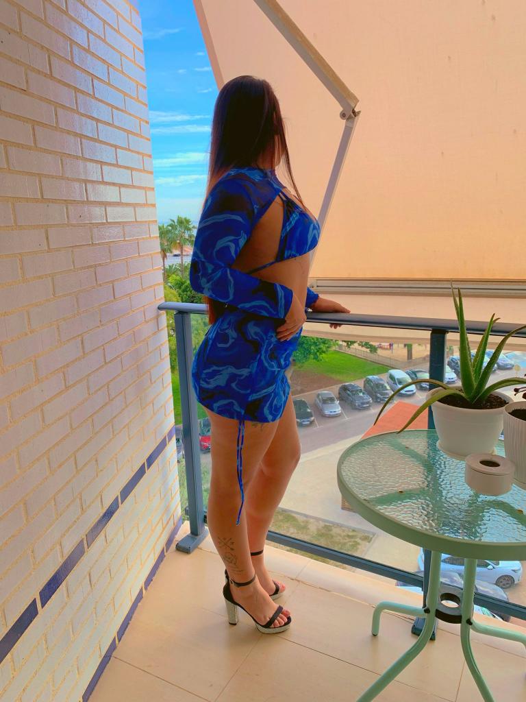 631844041: Chica busca chico en Gerona