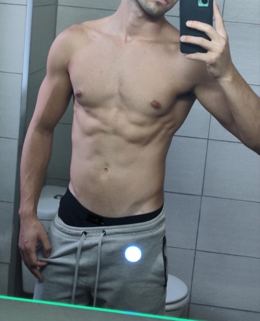 Chico busca chica en Granada: 