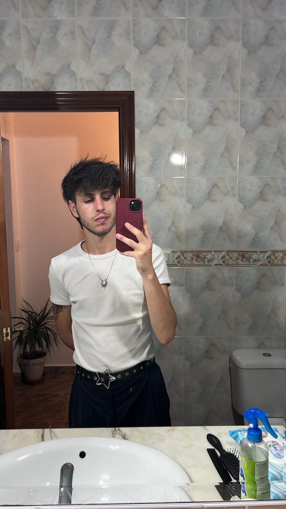 Chico busca chica en Sevilla: 