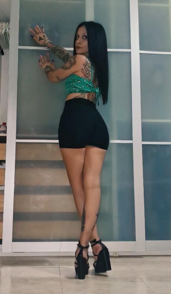 Chica busca chico en Almería: 