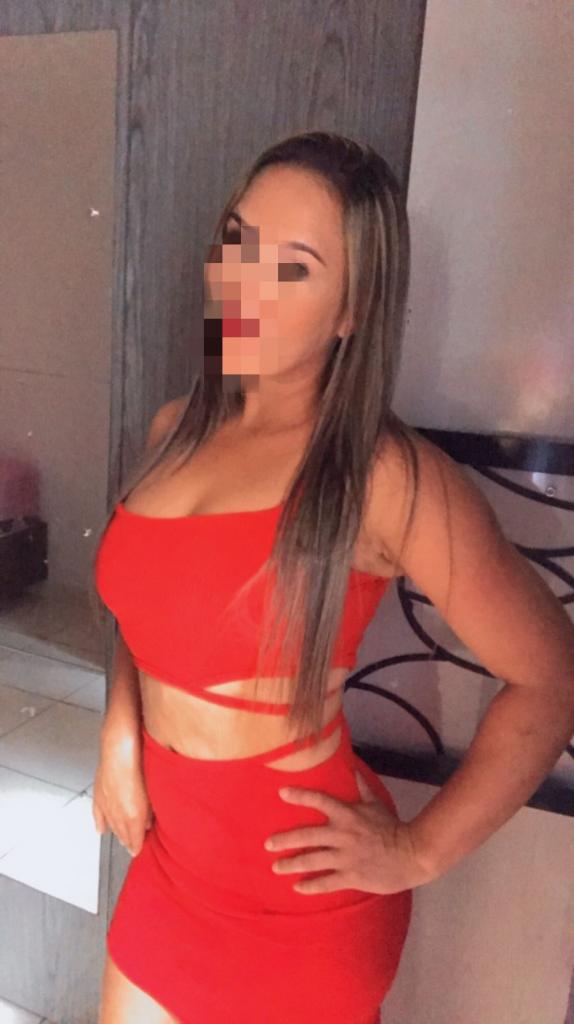 613118517: Chica busca chico en Barcelona