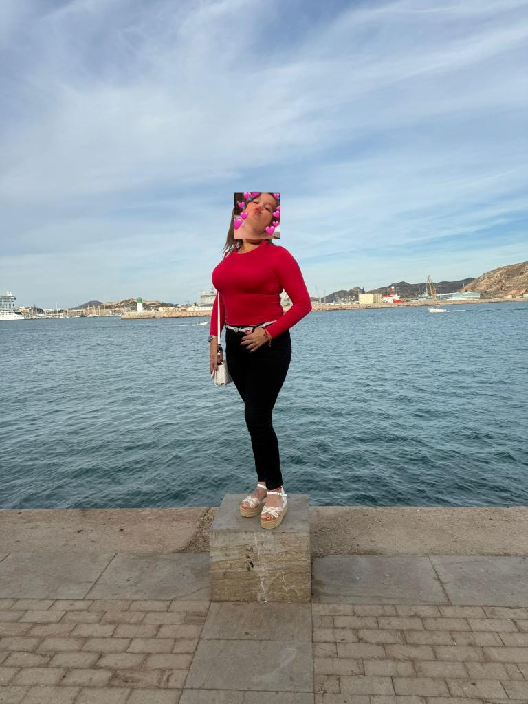 617583869: Chica busca chico en Murcia