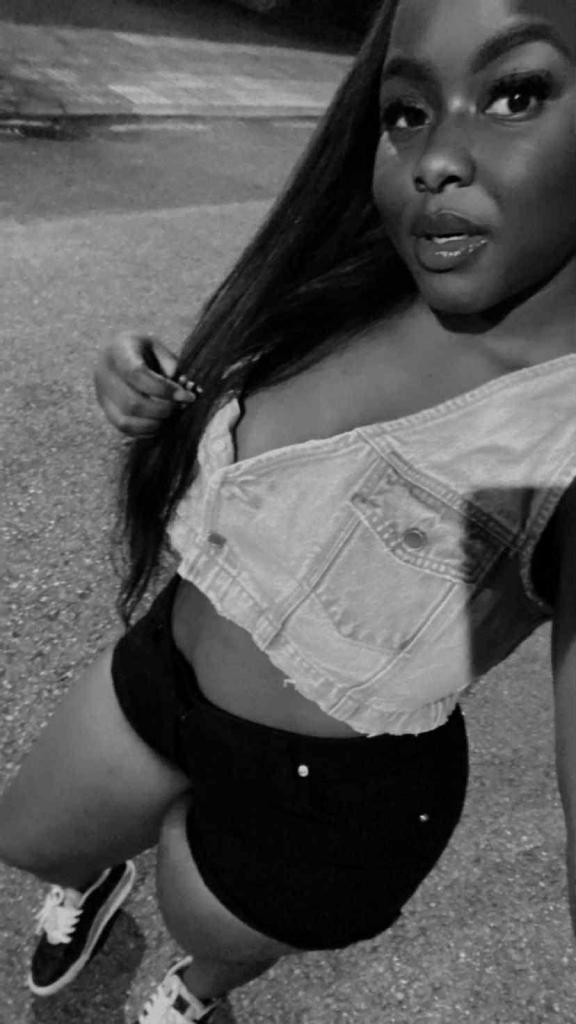 Chica busca chico en Sevilla: 