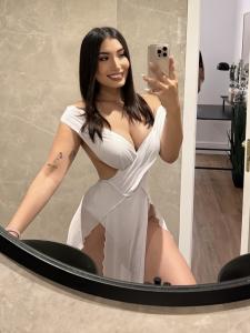 613683151: Chica busca chico en Barcelona