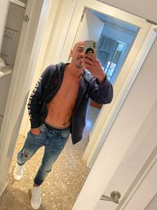 610594430: Chico busca chica en Málaga