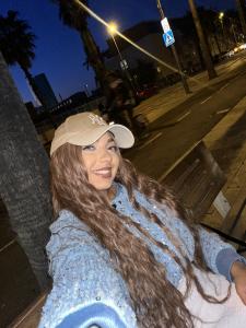 613434096: Chica busca chico en Barcelona