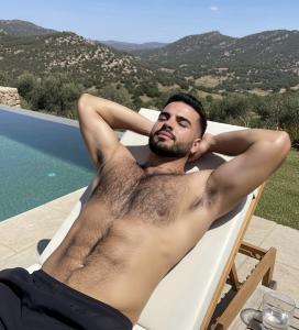 621335577: Chico busca chica en Barcelona