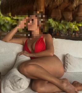 657218581: Chica busca chico en Barcelona