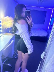 670552113: Chica busca chico en La Coruña