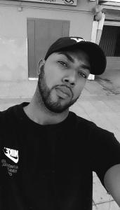 617434582: Chico busca chica en Madrid