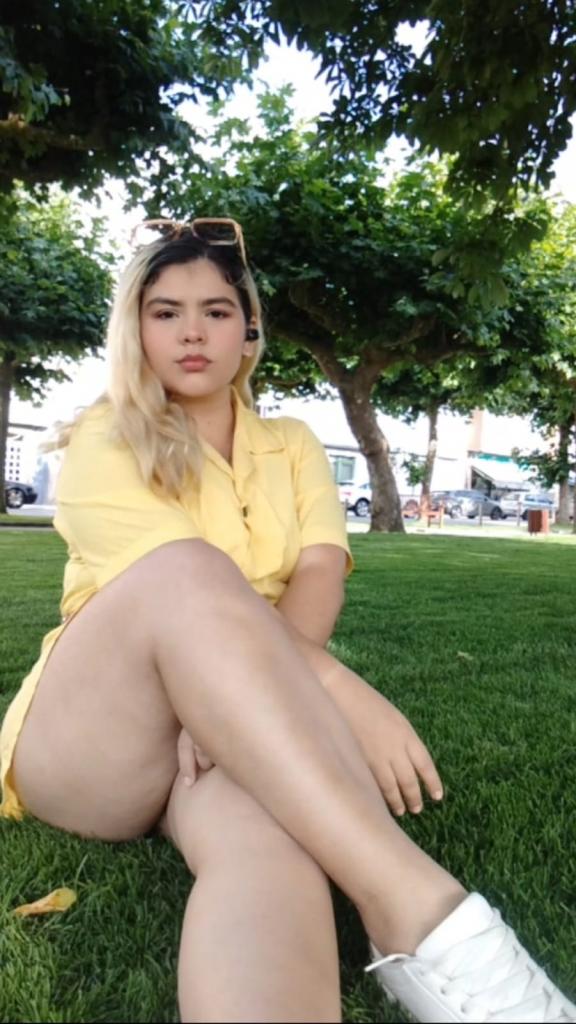 670918584: Chica busca chico en La Coruña