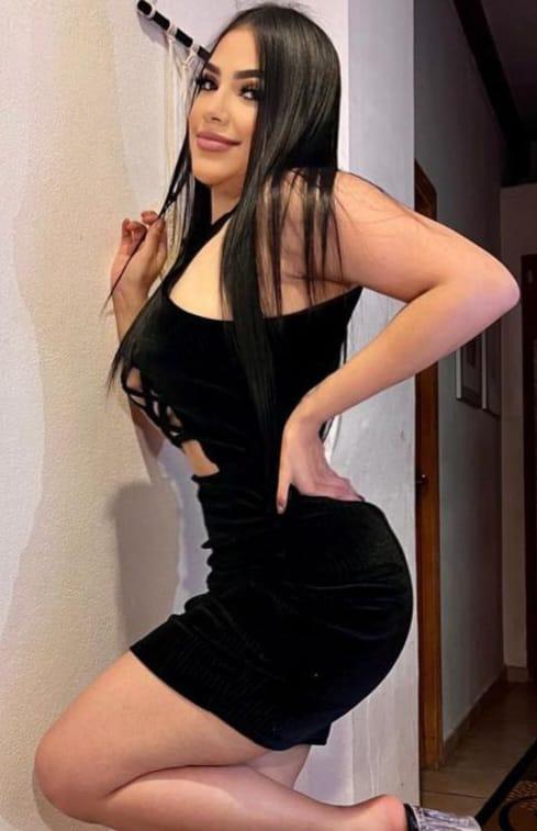 Chica busca chico en Ibiza: 