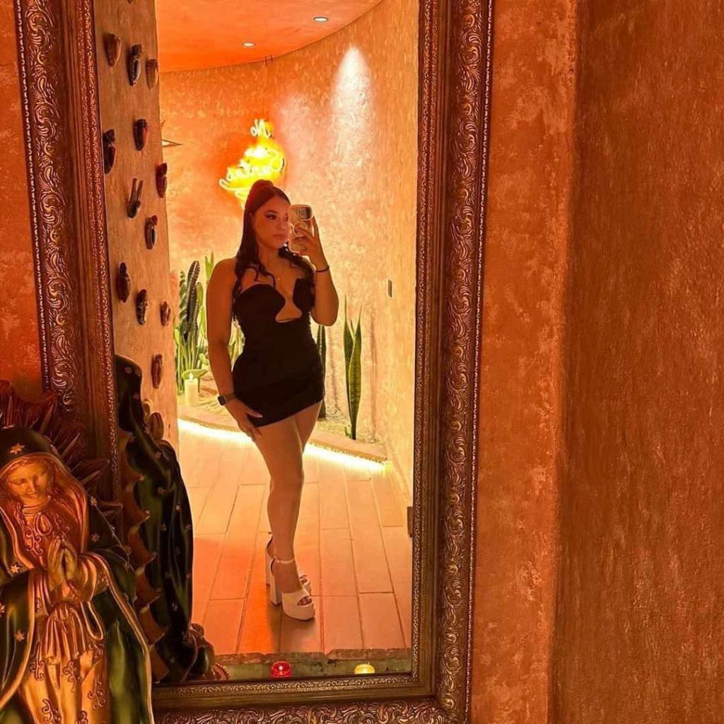 Chica busca chico en Ibiza: 