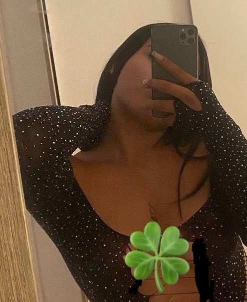 Chica busca chico en Huelva: Chica busca chico