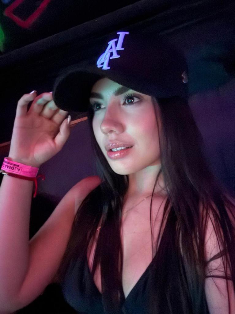 Chica busca chico en Cádiz: 