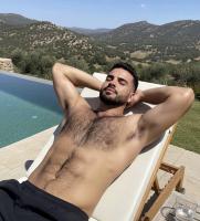 621335577: Chico busca chica en Barcelona