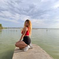 647019095: Chica busca chico en Valencia