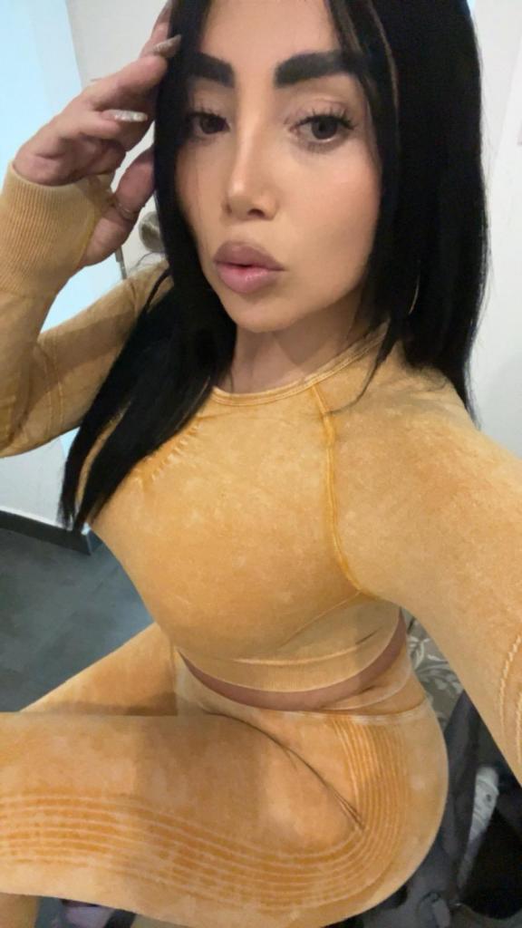 666221870: Chica busca chico en Sevilla