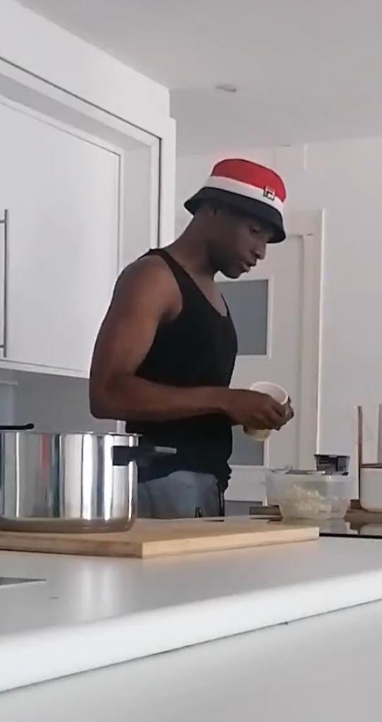 653469076: Chico busca chica en Alicante