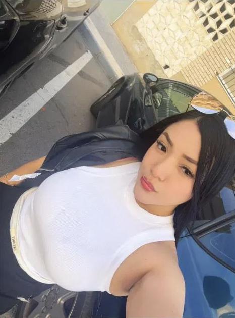 Chica busca chico en Almería: 