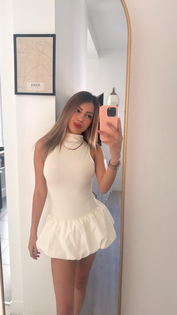 647220929: Chica busca chico en Mallorca