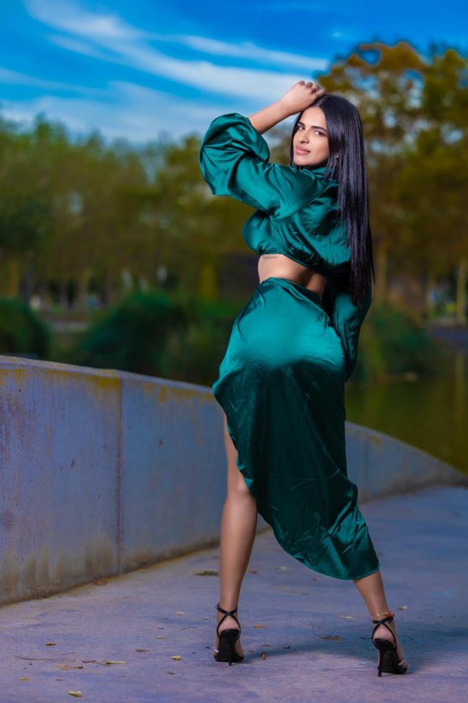 Chica busca chico en Almería: 