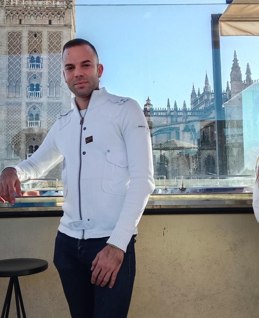 Chica busca chico en Sevilla: 