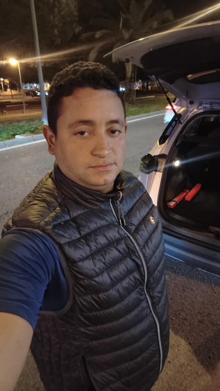 Chico busca chica en Alicante: 