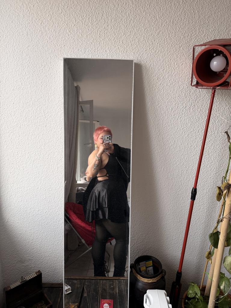 Chica busca chico en Granada: 