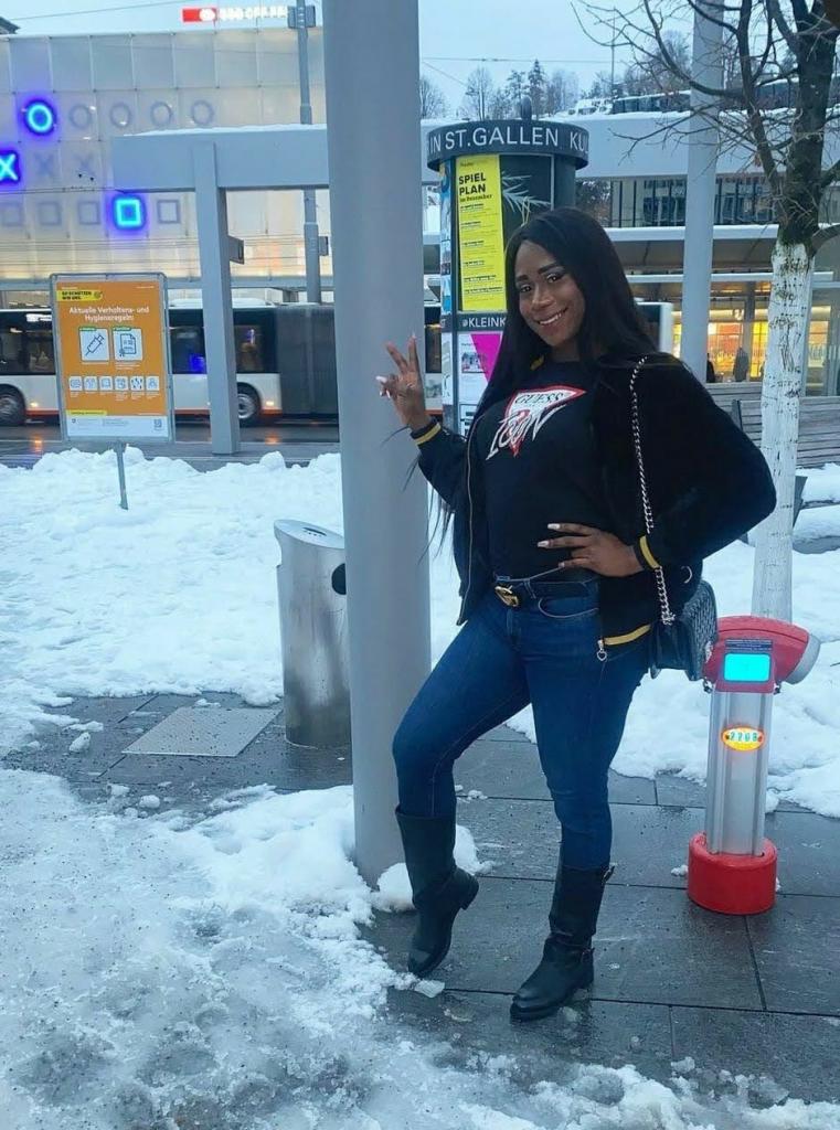 631957743: Travesti en Granada