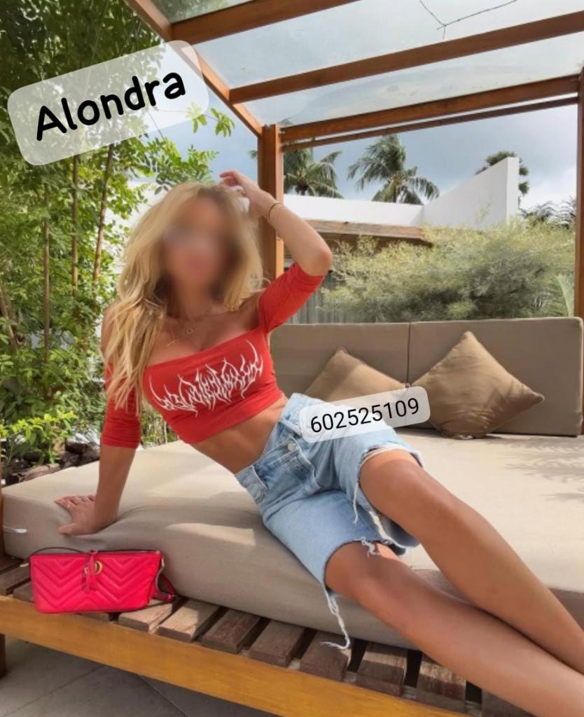 602525109: Chica busca chico en Almería