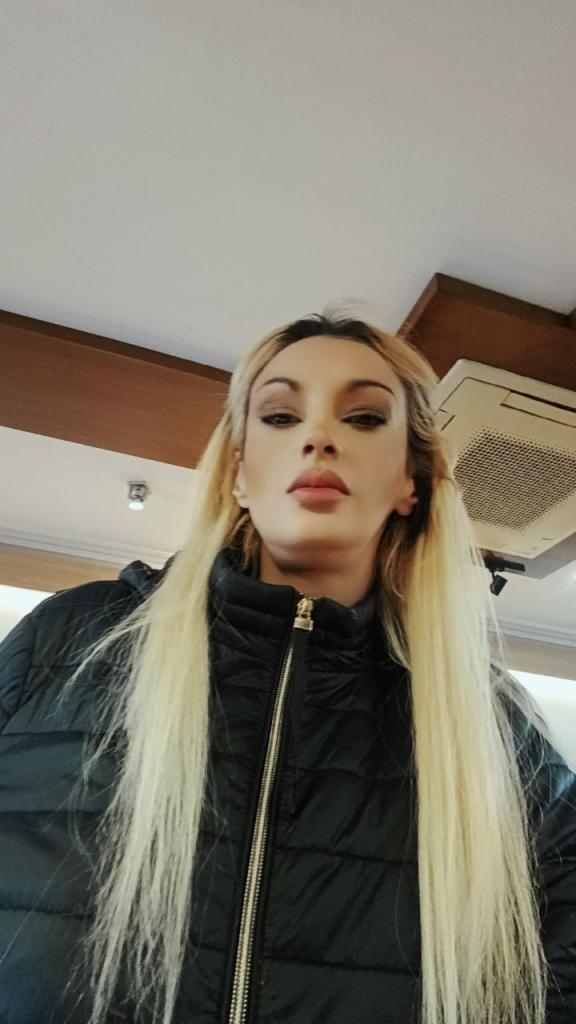 643712460: Chica busca chico en La Coruña