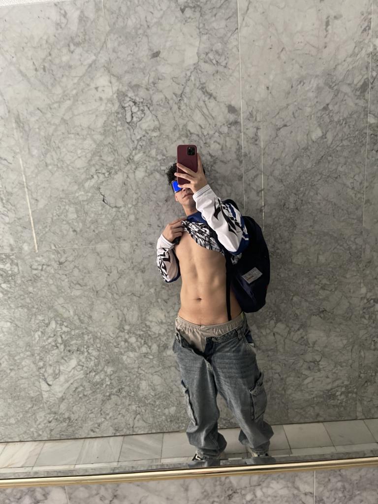 637104417: Chico busca chica en Valencia