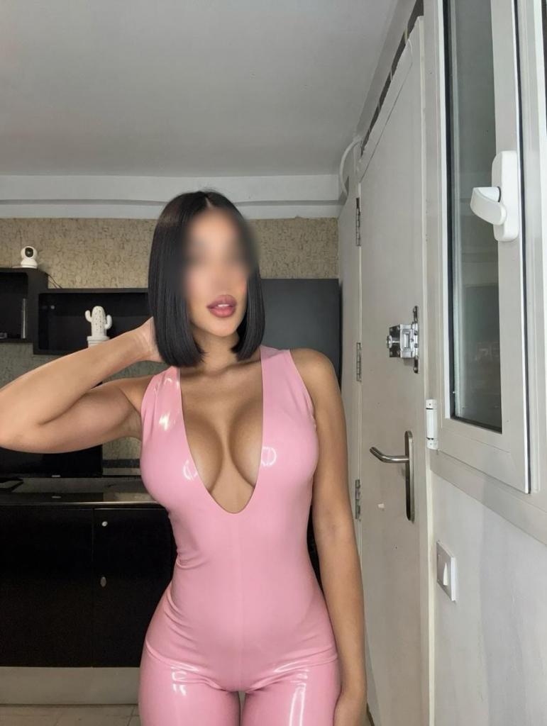 610983029: Chica busca chico en Madrid