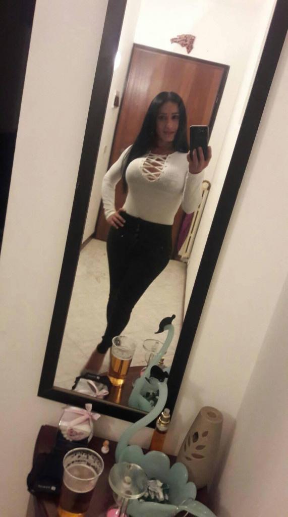 613454207: Travesti en Sevilla