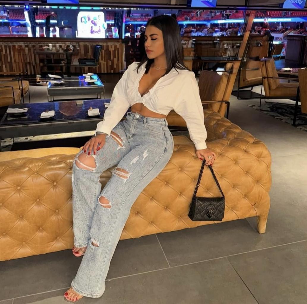 663756385: Chica busca chico en Melilla