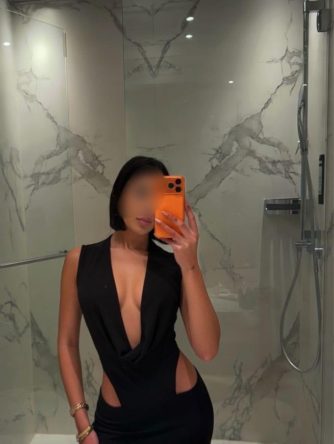 610983029: Chica busca chico en Madrid