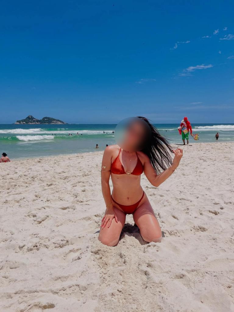 614952349: Chica busca chico en Barcelona