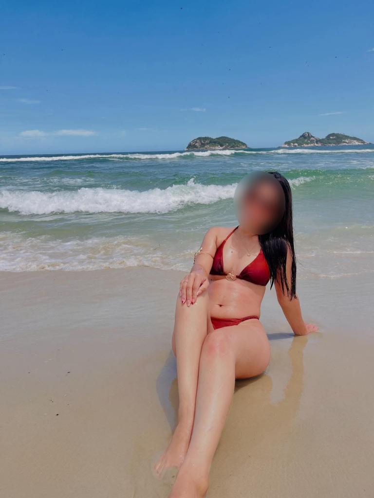 614952349: Chica busca chico en Barcelona