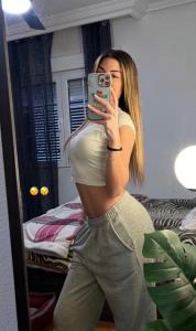 677659046: Chica busca chico en La Coruña