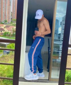 610842268: Chico busca chica en Cantabria