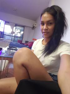 672038028: Chica busca chico en Madrid