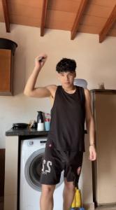 637104417: Chico busca chica en Valencia