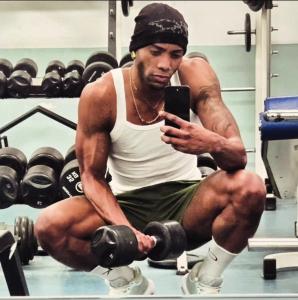 695724923: Chico busca chica en Madrid