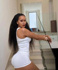 643207535: Chica busca chico en Barcelona