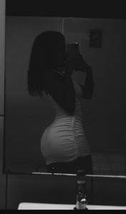 614737065: Chica busca chico en Pontevedra